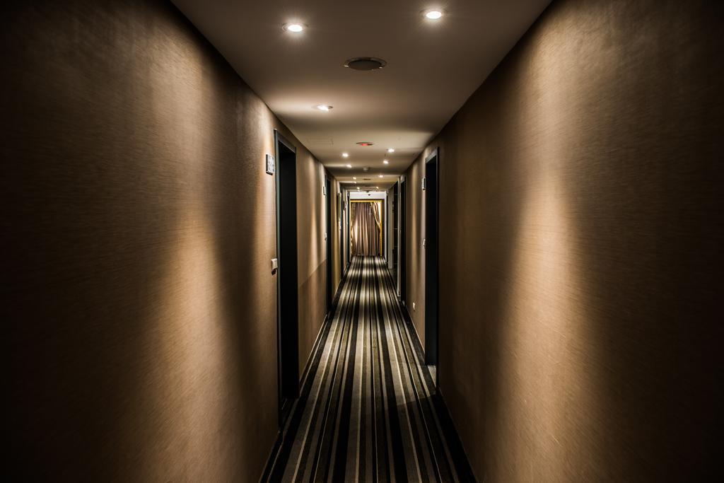Golden Stone Hotel Каосюн Екстериор снимка